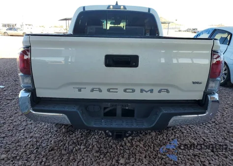 2022 Toyota Tacoma Double Cab z USA, uszkodzony, nr VIN 3TMAZ5CN2NM165034